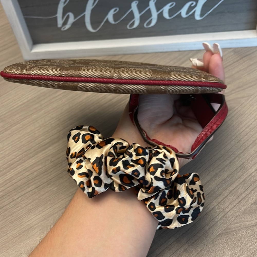 Coach wristlet - Picture 4 of 5